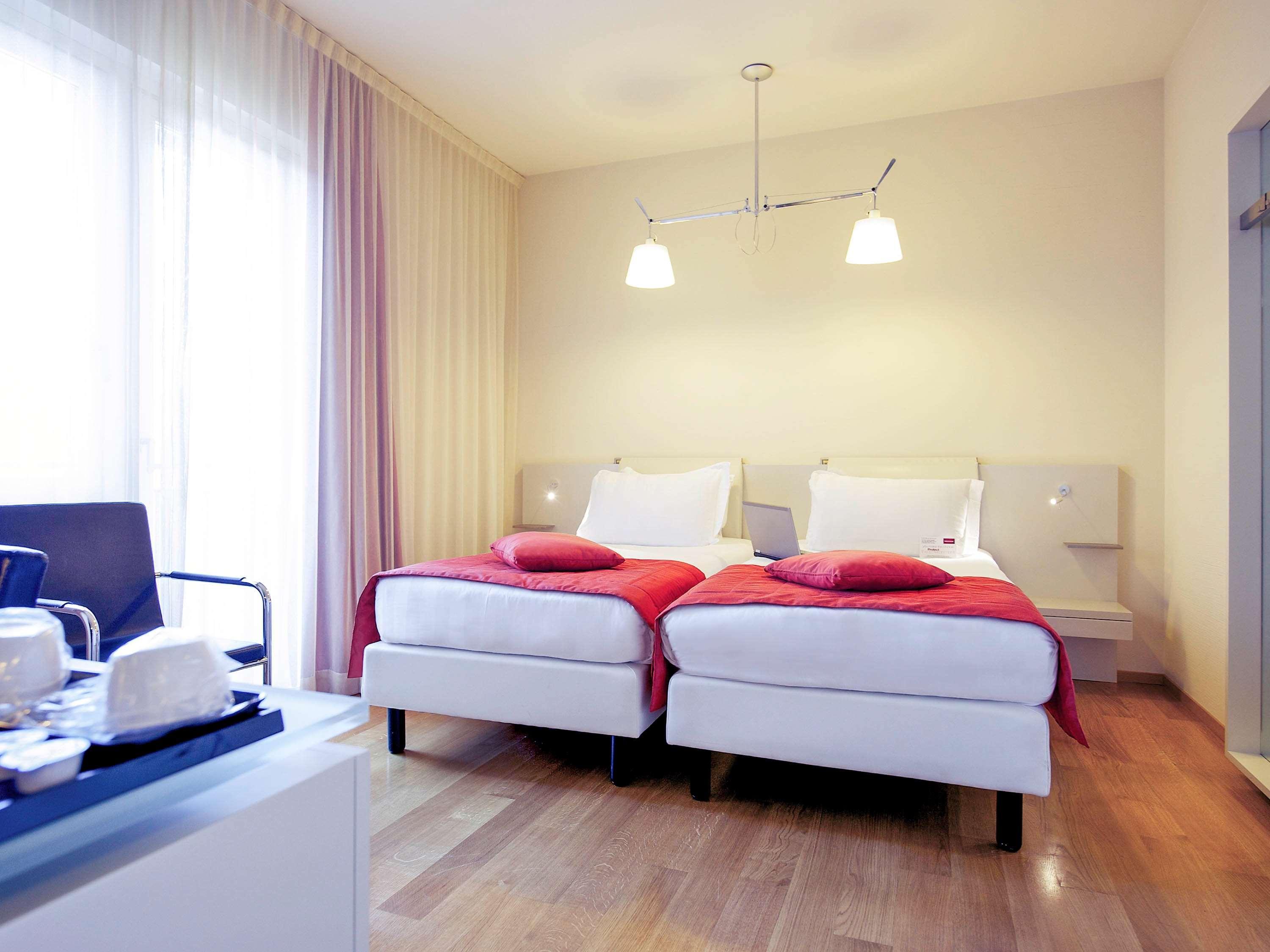 Hotel Mercure Milano Solari Bagian luar foto
