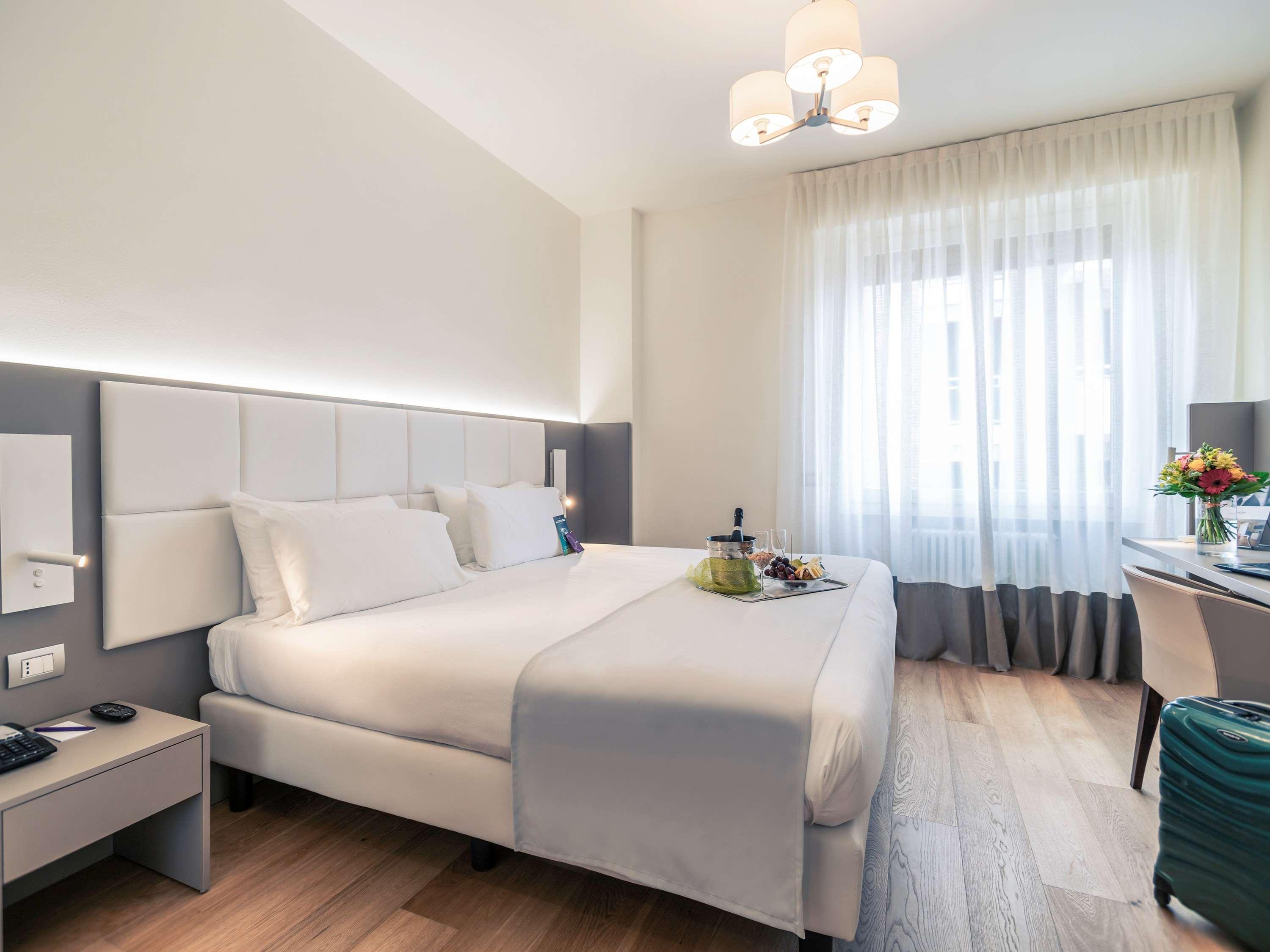 Hotel Mercure Milano Solari Bagian luar foto