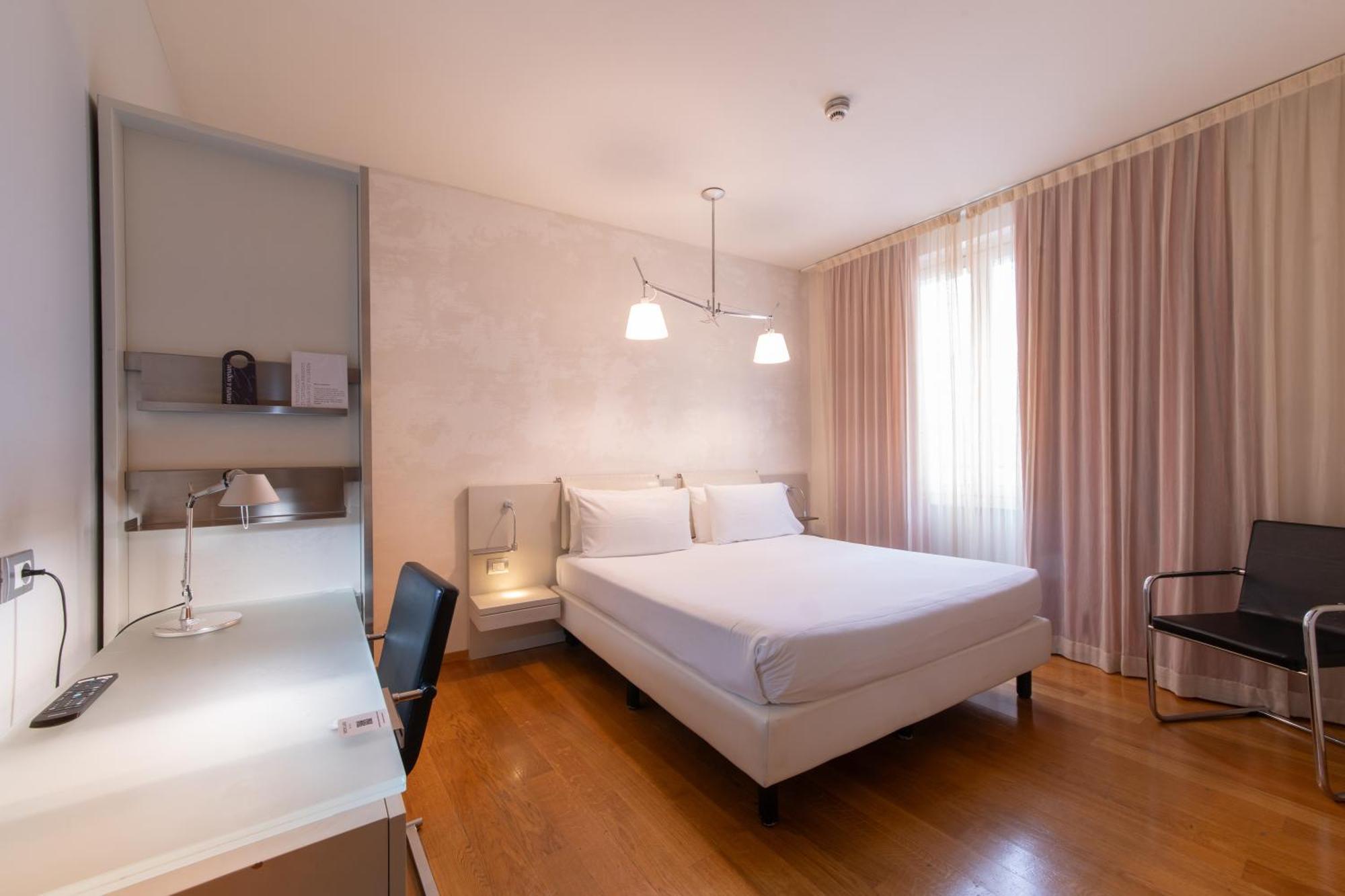 Hotel Mercure Milano Solari Bagian luar foto