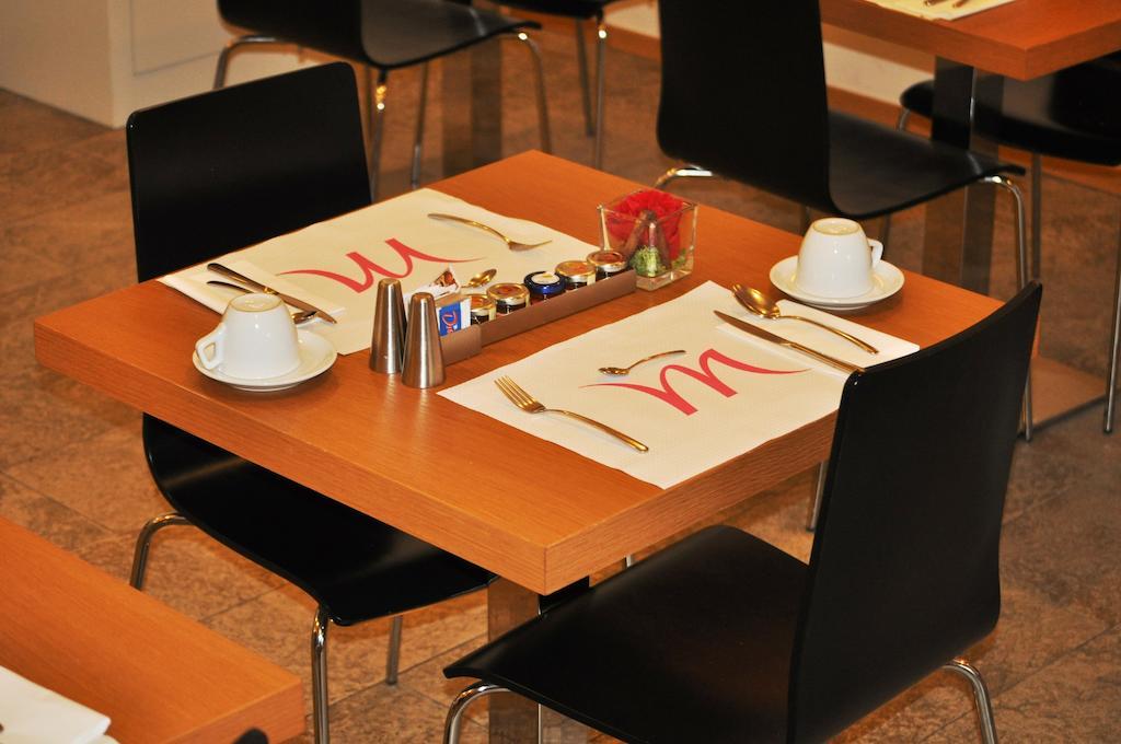 Hotel Mercure Milano Solari Bagian luar foto