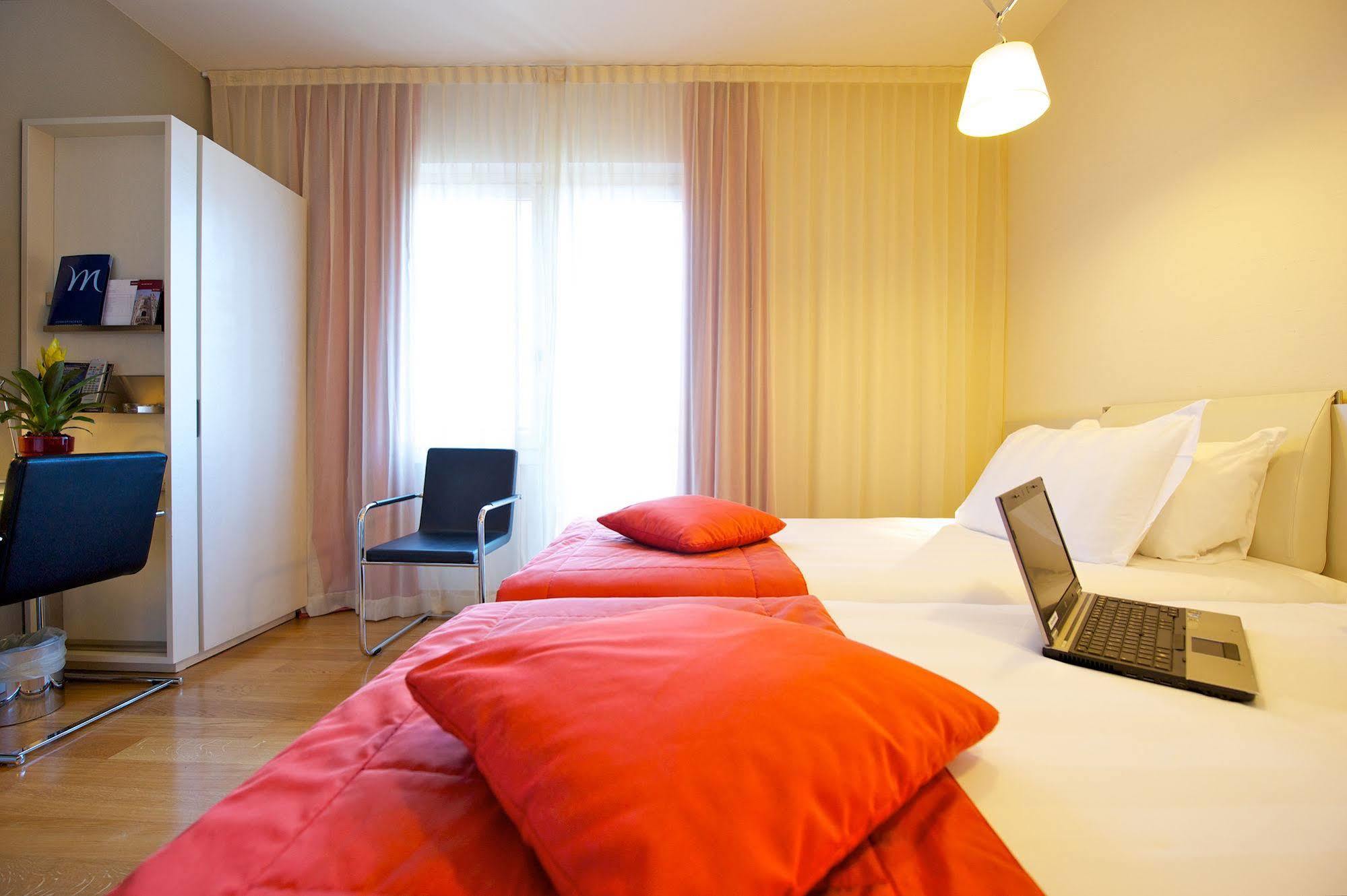 Hotel Mercure Milano Solari Bagian luar foto